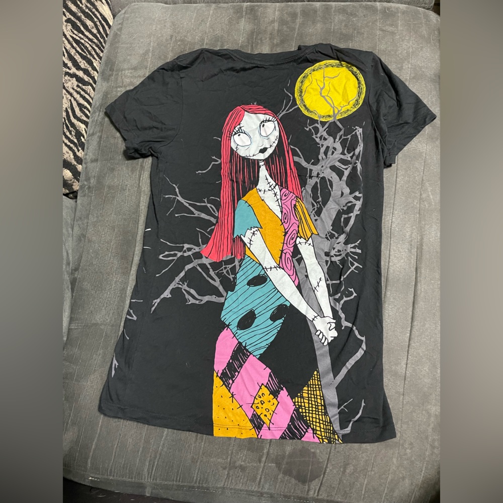 Disney nightmare before Christmas shirt - Picture 2 of 3
